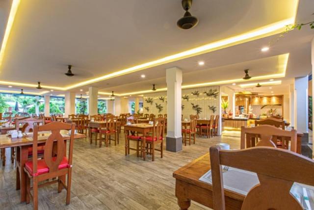 Palm Leaf Restaurant (Breakfast) - kopie.jpg