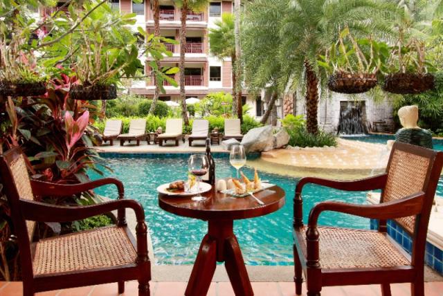 Deluxe Pool Access 2.jpg