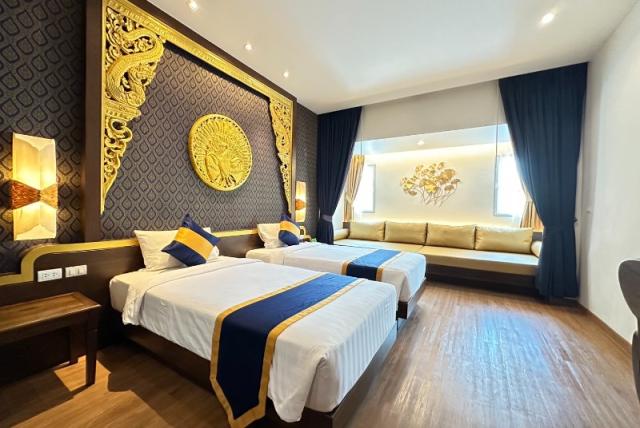 Family Room - No Balcony 1.jpg
