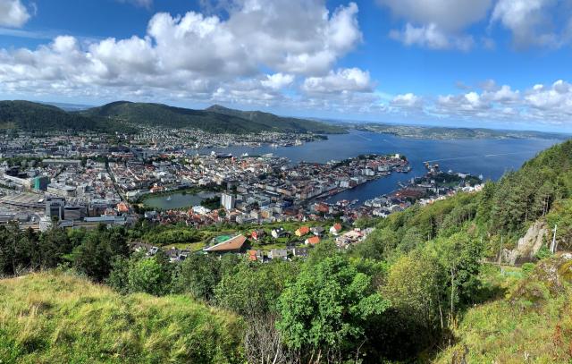 Pohled z vyhlídky na město Bergen