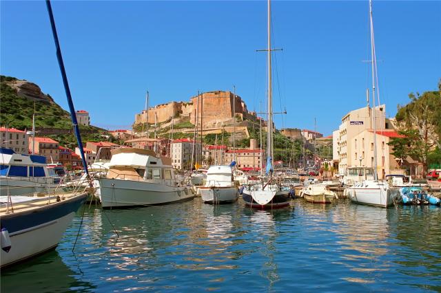 dreamstime_sardinie_xl_33529069