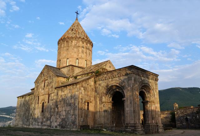 Arménie - klášter Tatev