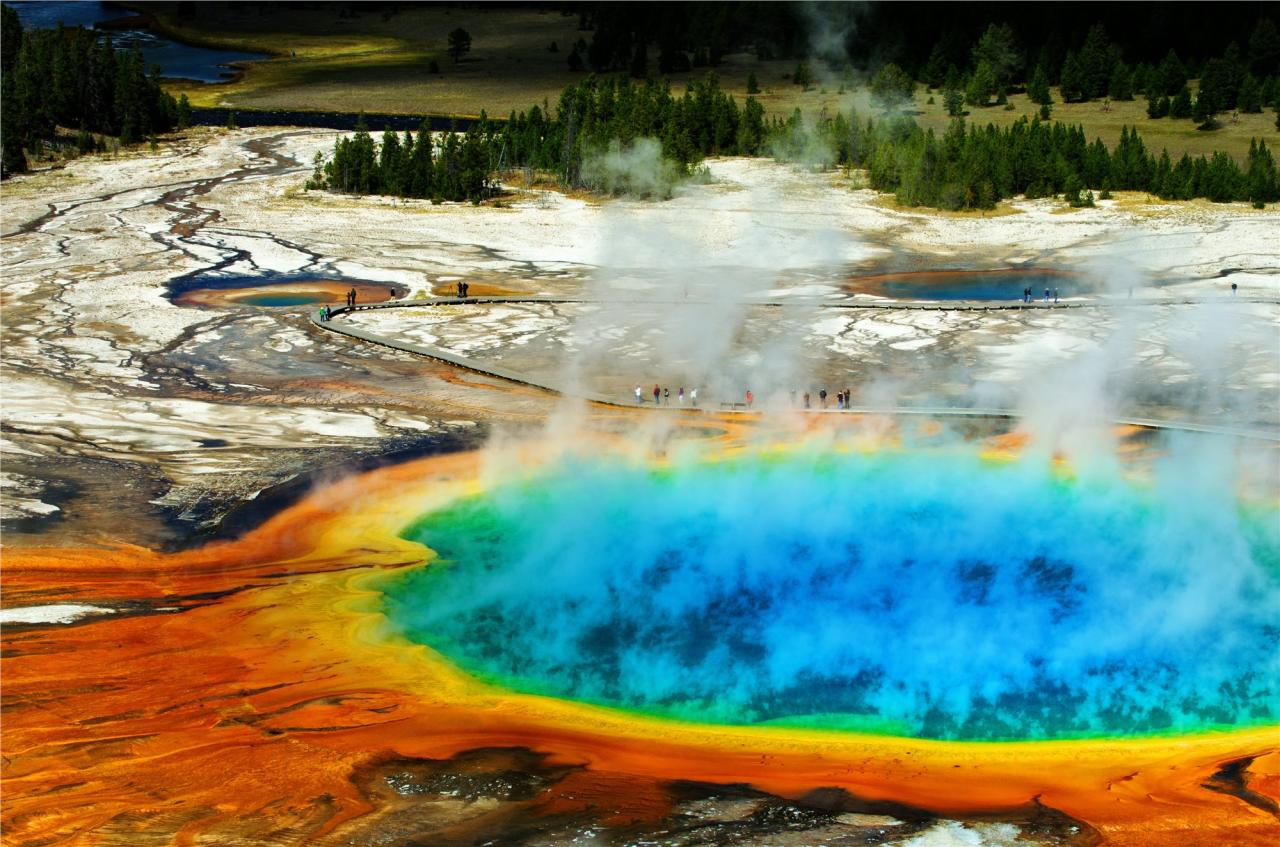 USA - Yellowstone a Grand Teton - turistika nejkrásnějšími scenériemi USA