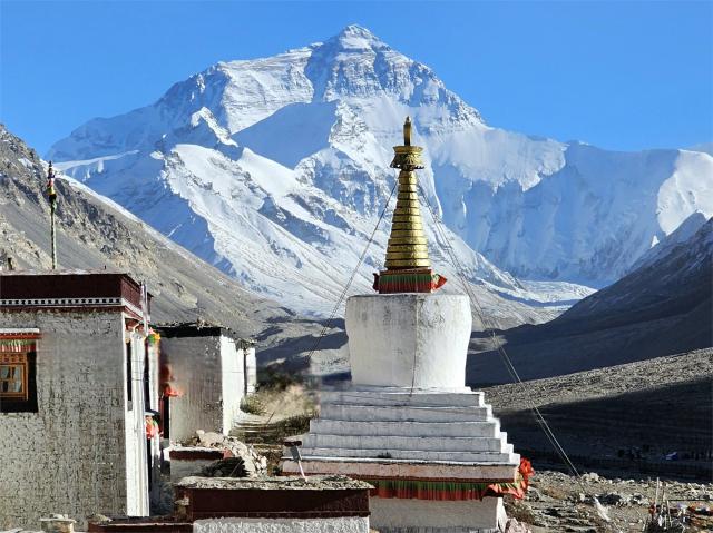 kláštěr Rongbuk (5 020m) s výhledem na Mt. Everest