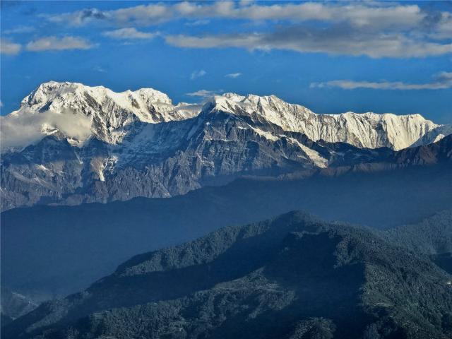 panorama Annapuren si vychutnáme na procházce nedaleko Pokhary