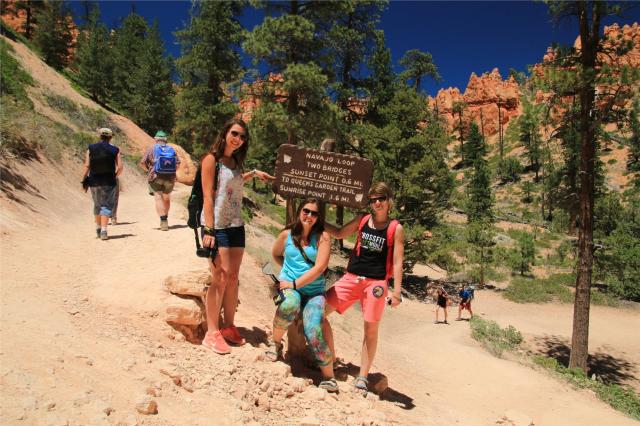 odbočka na Queens Garden Trail - NP Bryce Canyon (Utah)