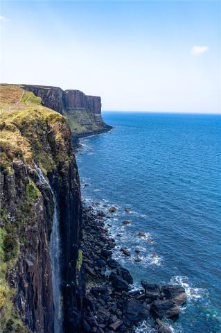 Skotsko - Isle of SKye, vodopád Kilt Rock