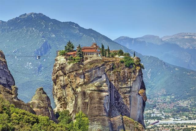 Meteora_shutterstock_1438179671