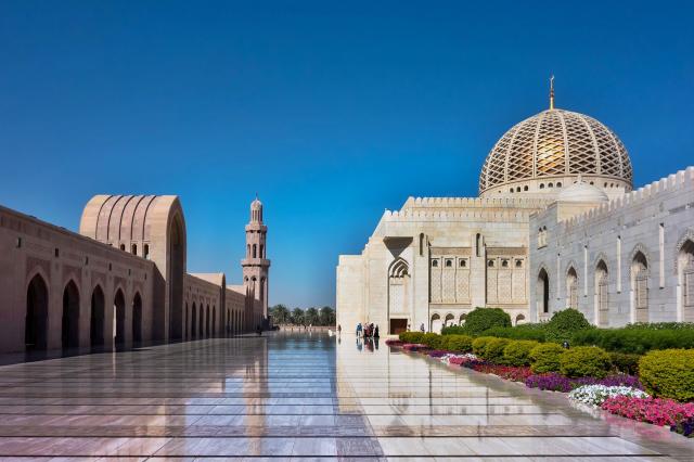Oman-crowne-plaza-muscat-web_6574378544-3x2