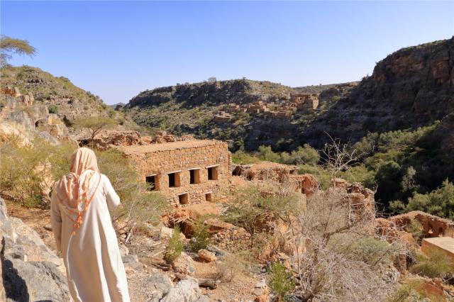 Oman-Wadi Bani Habib na hoře Jebel Akhdar_iStock-1409711622