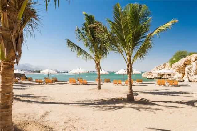 crowne-plaza-muscat-5782790598-3x2