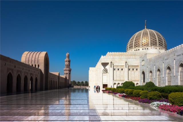 crowne-plaza-muscat-6574378544-3x2