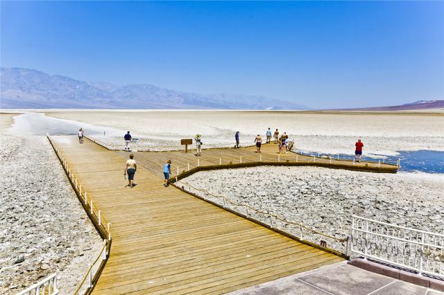 USA - Údolí smrti (Death Valley) - jezero Badwater
