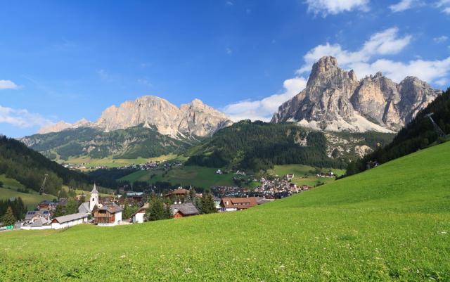 Itálie - lyžařské středisko Alta Badia, Corvara