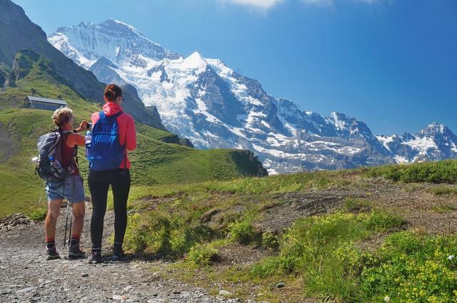 Výhled na Jungfrau a Silberhorn