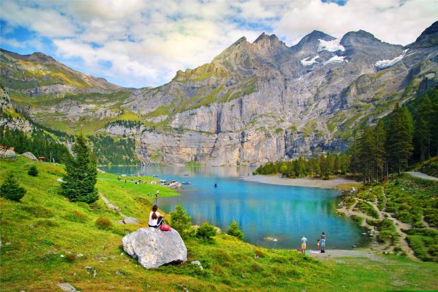 odpočinek u Oeschinensee (UNESCO)