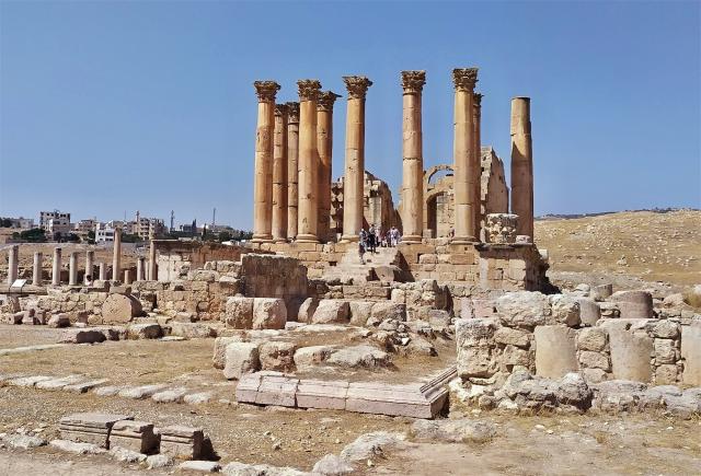Starobylý JERASH s antickými skvosty