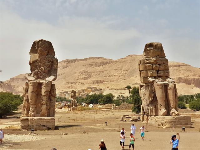 Egypt - Memnonovy kolosy v Luxoru