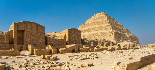Egypt - pyramidy v Sakkáře