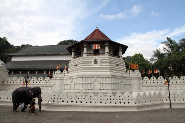 Srí Lanka - Kandy - Chrám Buddhova zubu