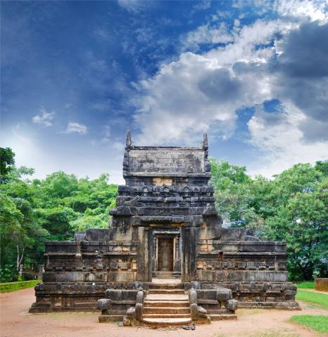 Srí Lanka - svatyně Nalanda Gedige