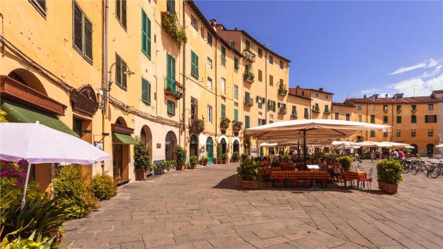 Lucca_shutterstock_236001544