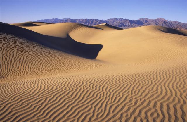 USA - Údolí smrti (Death Valley) - písečné duny Stovepipe Wells