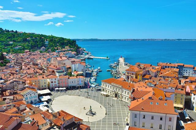 Slovinskem-k-mori-Piran-shutterstock_523727794