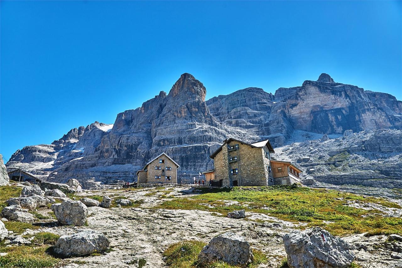 PTA-Alpy_Madona a Brenta_shutterstock_638463220