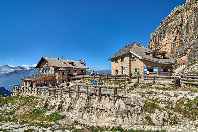 PTA-Alpy-madonna-di-campiglio-shutterstock_638464837