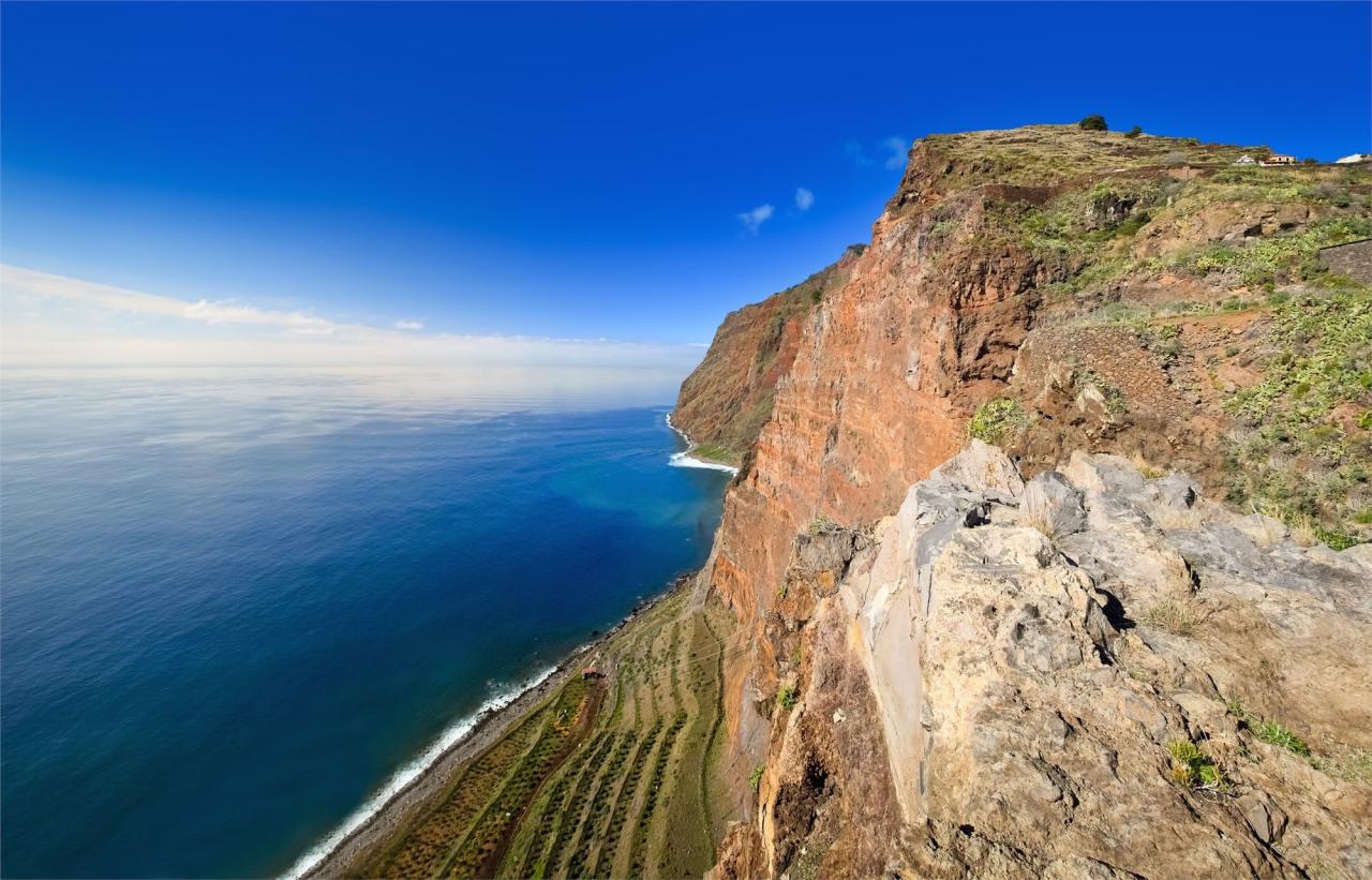 Madeira - jedna z nejzámějších vyhlídek, útesy Cabo Girao