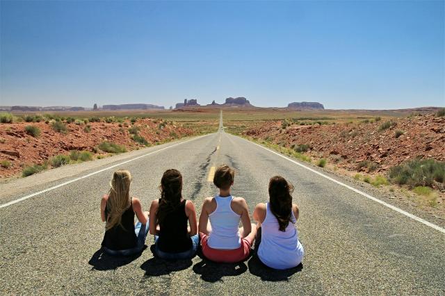 silnice do Monument Valley na hranici Utahu a Arizony