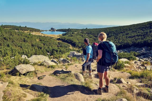 Pohled na chatu Bezbog a jezero Bezbozhko