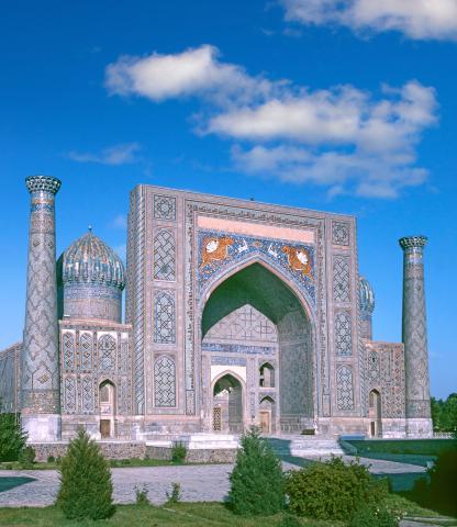 město Samarkand - náměstí Ragistan - medresa SER-DOR