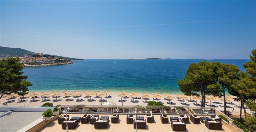Hotel ZORA, Primošten - pláž