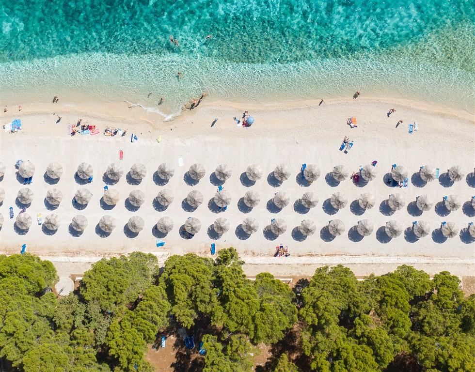 Hotel ZORA, Primošten - pláž