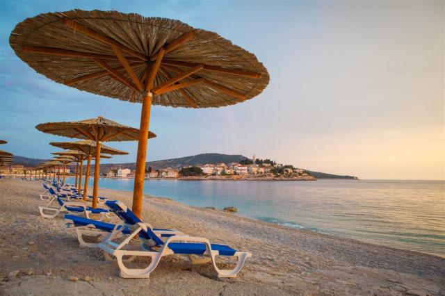 Hotel ZORA, Primošten - pláž