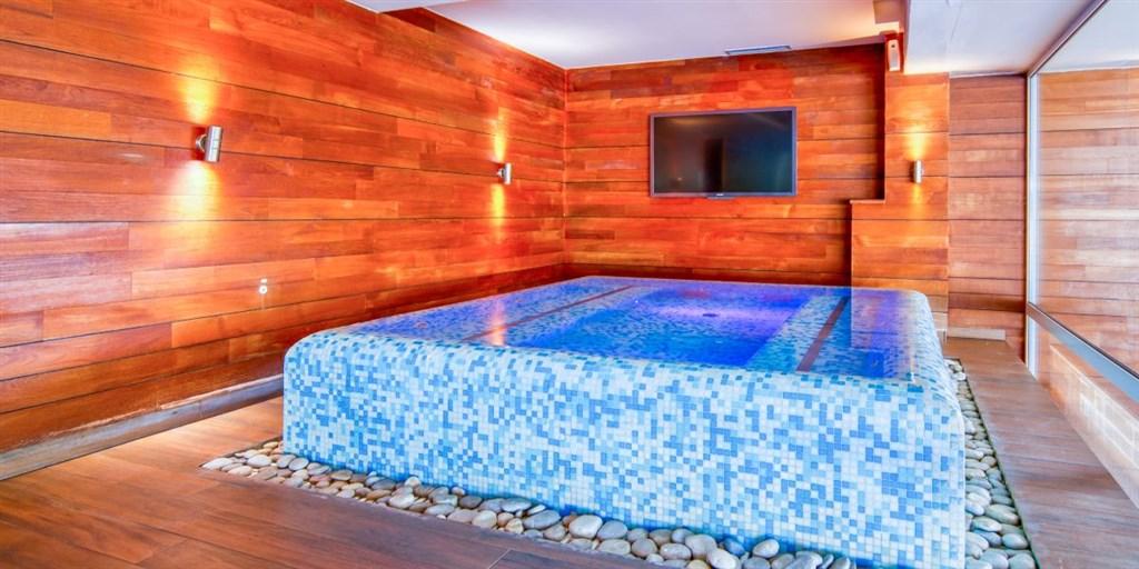 Hotel PALAS, Černá Hora - Budvanská riviéra - Petrovac, zobraze