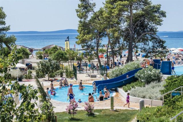Apartmány ZATON HOLIDAY RESORT 3*, Zaton