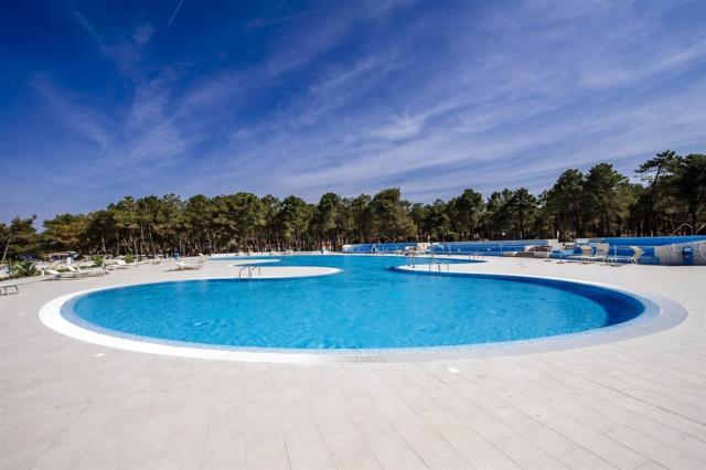 Apartmány ZATON HOLIDAY RESORT 3*, Zaton
