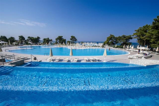 Apartmány ZATON HOLIDAY RESORT 3*, Zaton