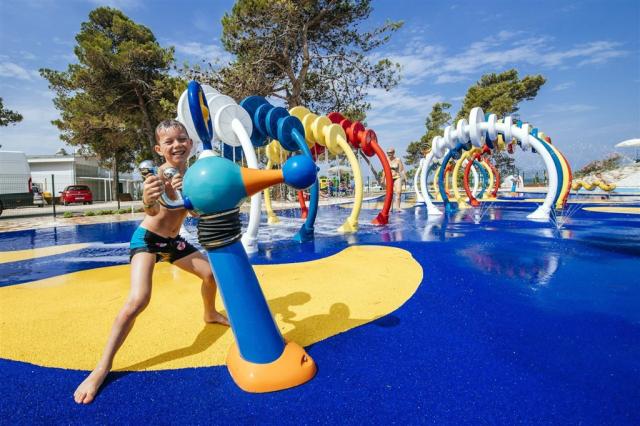 Apartmány ZATON HOLIDAY RESORT 4*, Chorvatsko - Severní Dalmáci