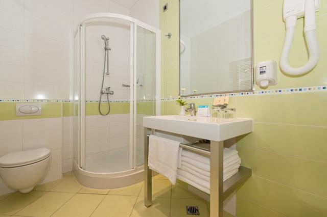 dvoulůžková ložnice a denní místnost - typ APT. 2+2 B-ST