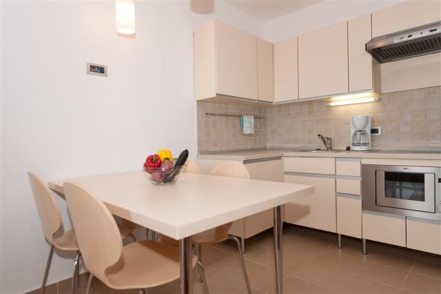 dvě dvoulůžkové ložnice a denní místnost - typ APT. 4(+2) B