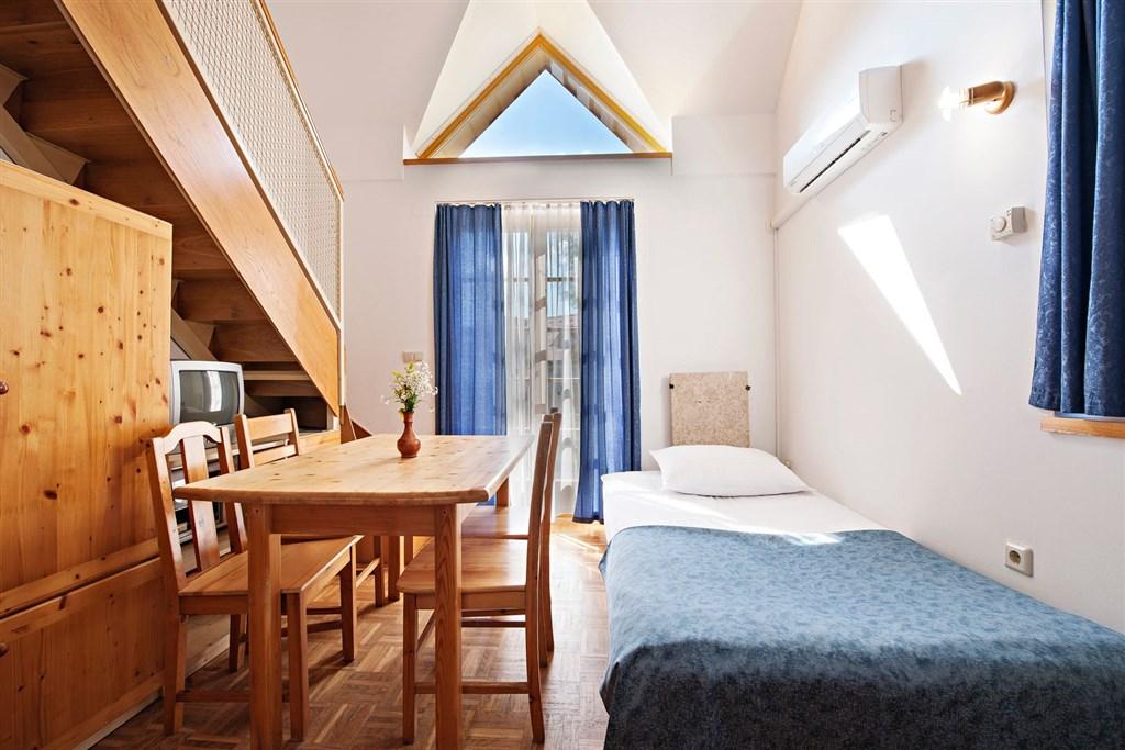 dvoulůžková ložnice a denní místnost - typ APT. 2(+1)