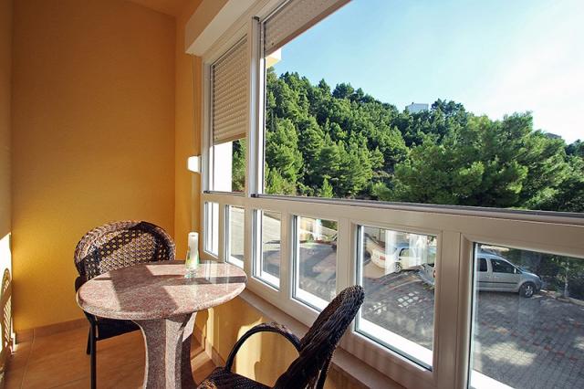 Apartmány ASTRA a PINIJA, Chorvatsko - Střední Dalmácie - Brela