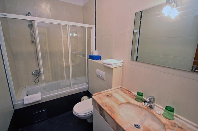Apartmány ASTRA a PINIJA, Chorvatsko - Střední Dalmácie - Brela