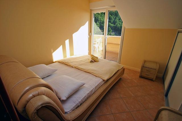 Apartmány ASTRA a PINIJA, Chorvatsko - Střední Dalmácie - Brela