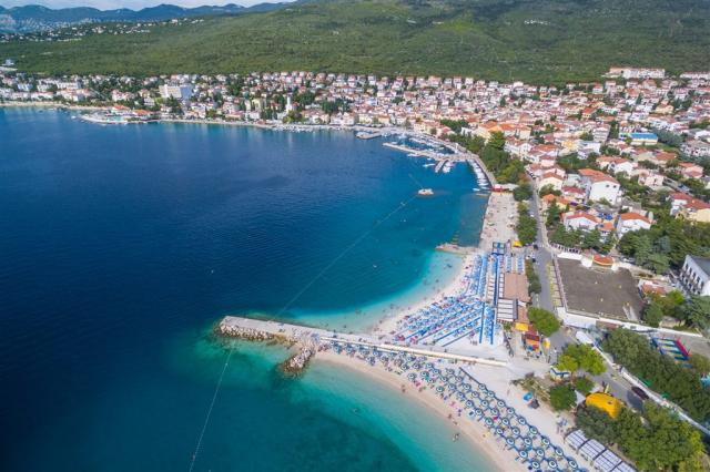 Pavilony SLAVEN, Selce - pláž