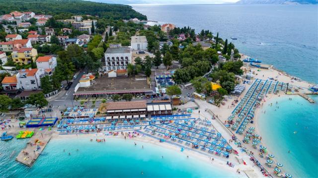 Pavilony SLAVEN, Selce - pláž